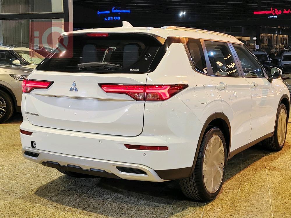 ميتسوبيشي اوتلاندر